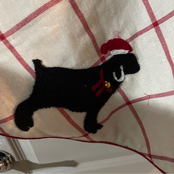 Isaac Mizrahi Black Dog 52” Christmas Tree Skirt - Picture 2 of 7